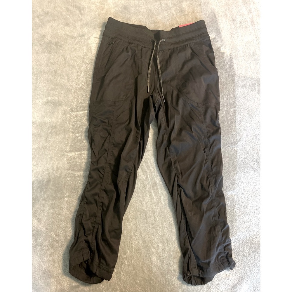 North Face Aphrodite Capri - Black, size Small